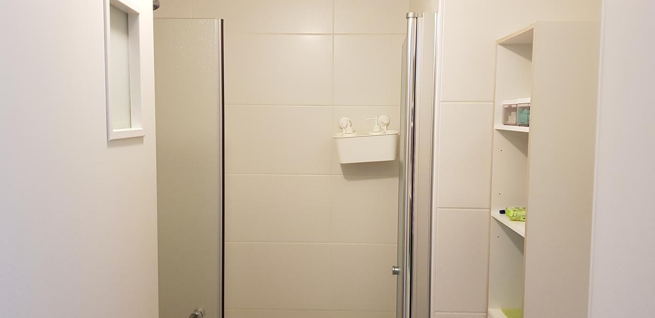 Private Bed/Bathroom In Netanya Esterno foto